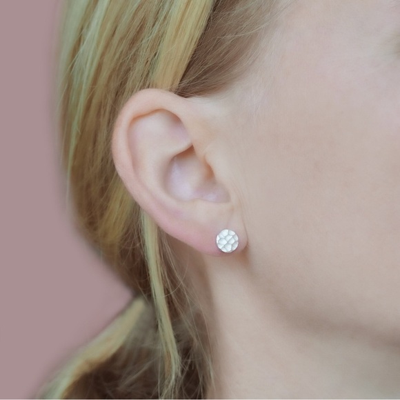 🌼3/$12🌼BUNDLE DEAL! Silver Tone Textured Dainty Earrings - Picture 5 of 7